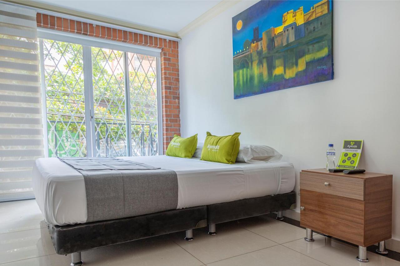 Hotel Boutique Laureles Home - Ayenda 1258 (Adults Only) Medellín Kültér fotó