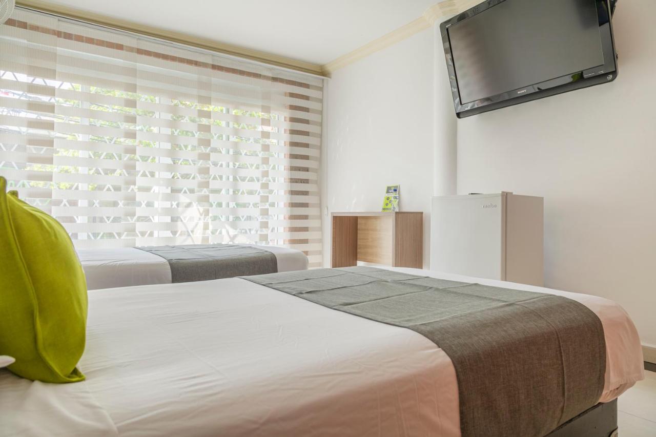 Hotel Boutique Laureles Home - Ayenda 1258 (Adults Only) Medellín Kültér fotó