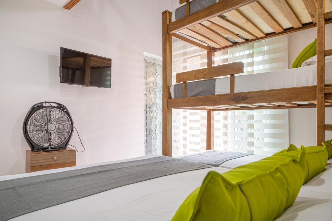 Hotel Boutique Laureles Home - Ayenda 1258 (Adults Only) Medellín Kültér fotó