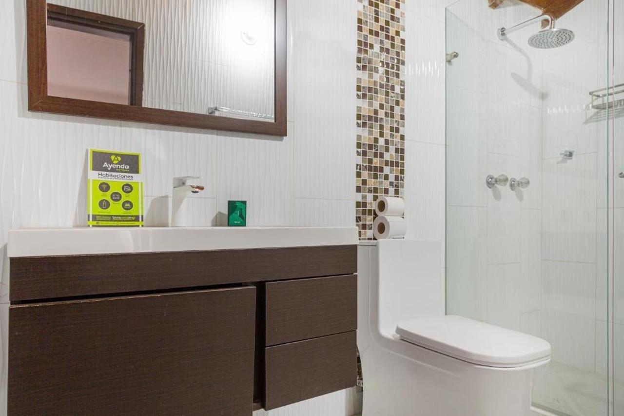 Hotel Boutique Laureles Home - Ayenda 1258 (Adults Only) Medellín Kültér fotó